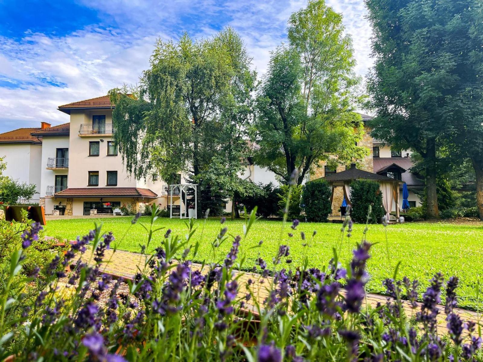 Hotel Victoria Olkusz Bagian luar foto