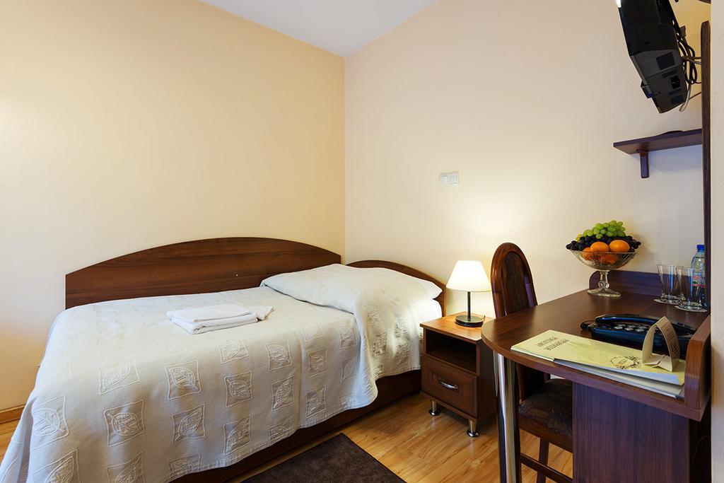 Hotel Victoria Olkusz Bagian luar foto