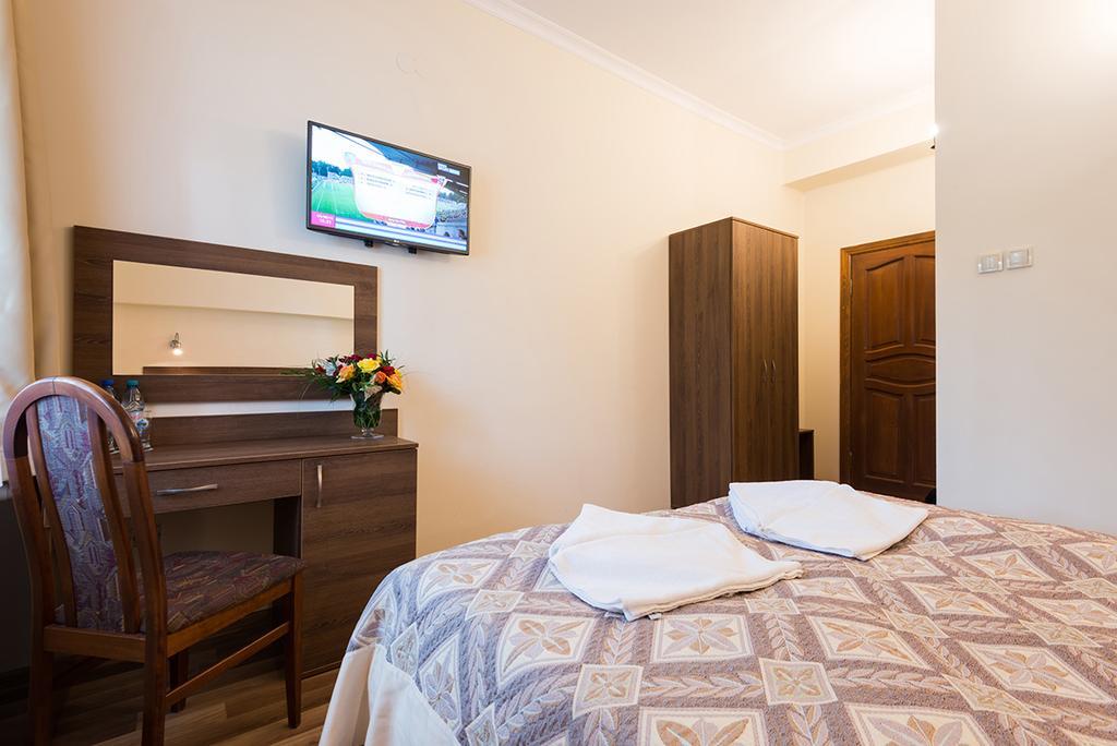 Hotel Victoria Olkusz Bagian luar foto